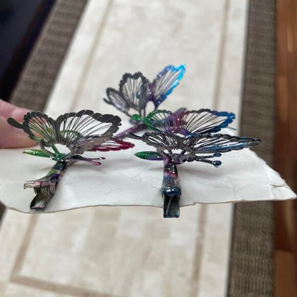 Trembling vintage butterfly clip